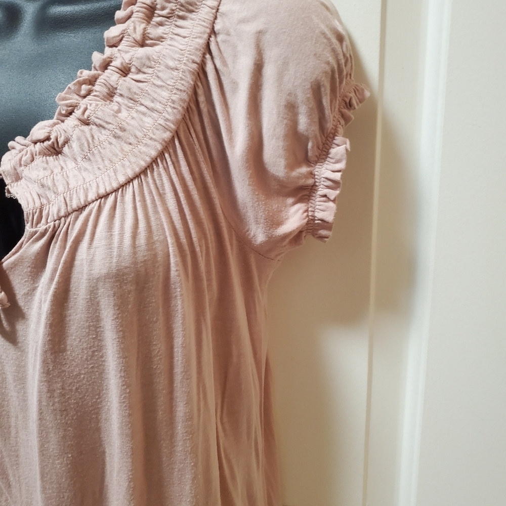New York & Company Keyhole Top - Picture 7 of 13
